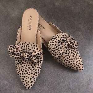 Leopard mule slides size 7